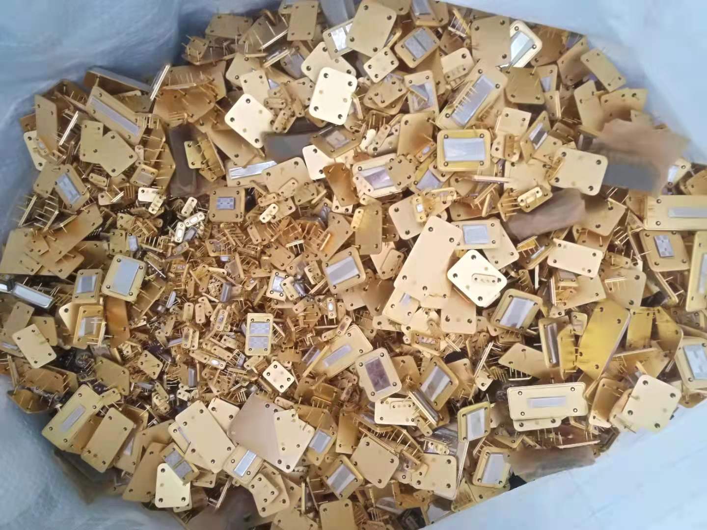 普潤(rùn)貴金屬回收公司：專業(yè)回收鍍金廢料，為環(huán)保助力
